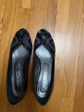 Prevata Black Women's Pointed Toe Flats with Decorative Stitching
